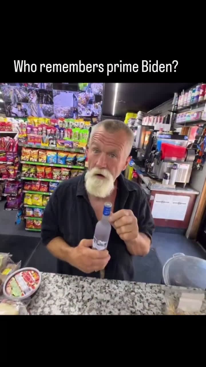 cover for right B4 he drinks it he like "🤔🤔 I got this" 😂 #scoopz #newsbreak #FYP #viral