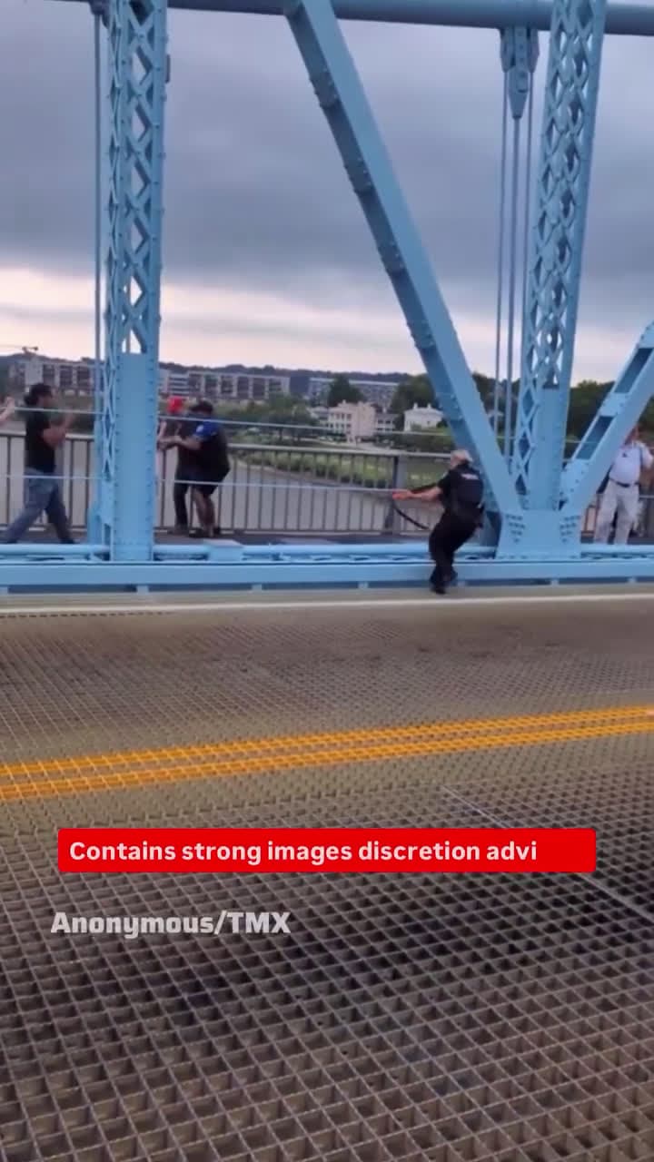 cover for 📍Cincinnati, OHOfficers clashed with and arrested anti-ICE protesters on a bridge that resides on the state line between Ohio and Kentucky📸 Anonymous/TMX