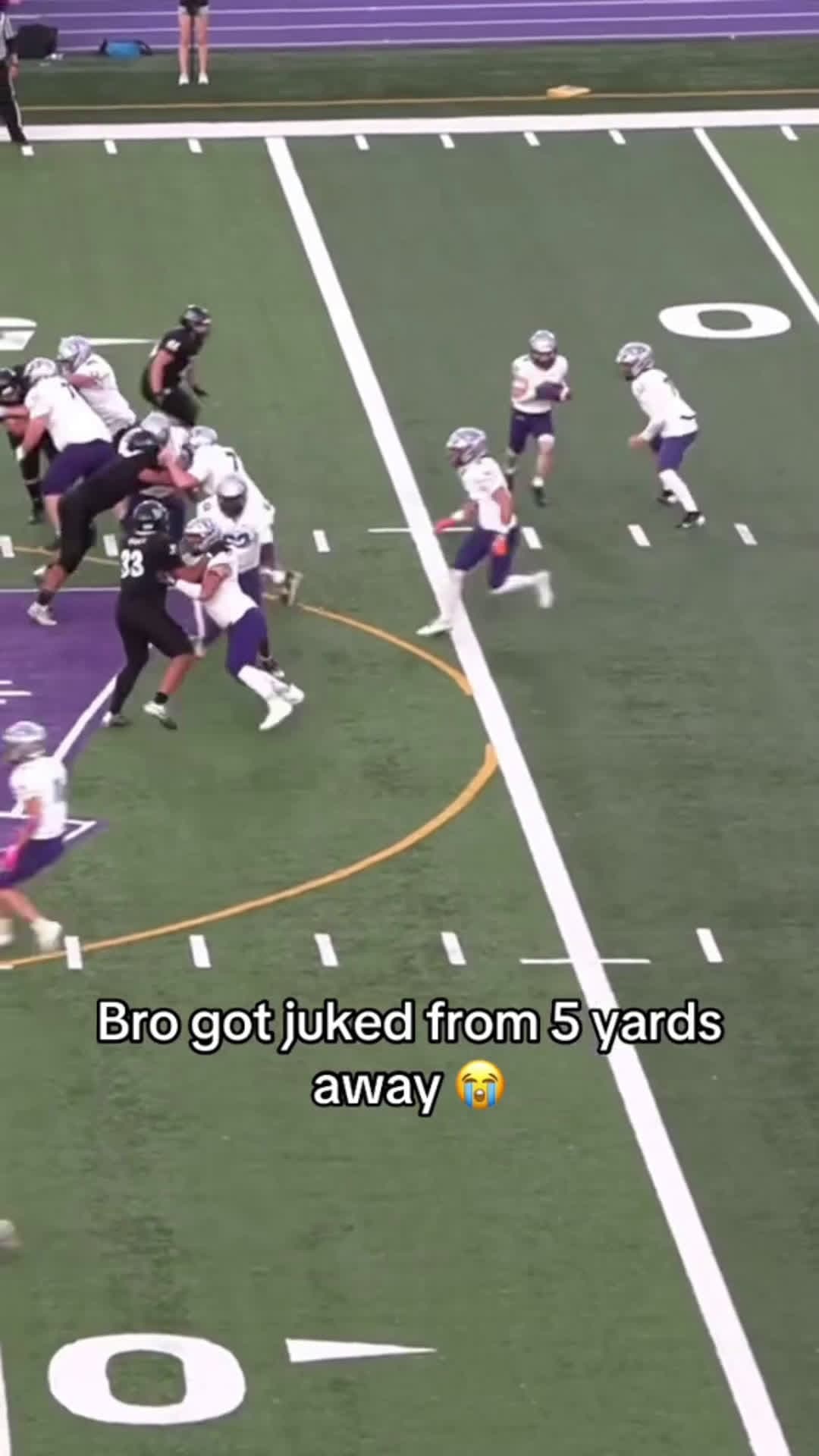 cover for #fyp #fooball #nfl #fyp #viral #tuff my guy got jujed by someone 5 yards away