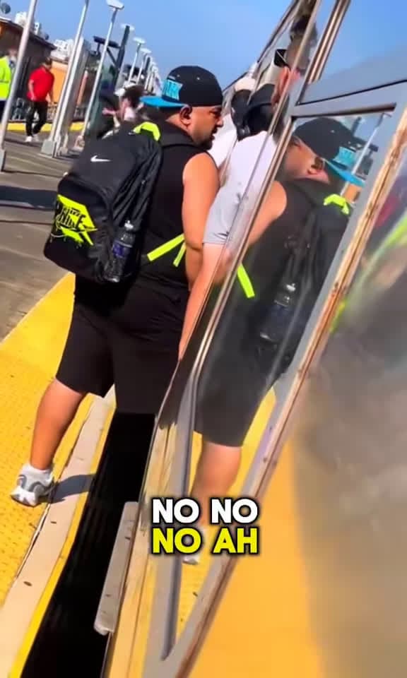 cover for Heroic Bystanders Stop Subway Kidnapping Attempt in Queens 🚇🙌 #HeroicAct #QueensNY #SubwaySafety