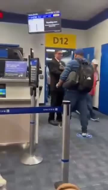 cover for Maryland man punches gate agent at Dulles International Airport in Virginia