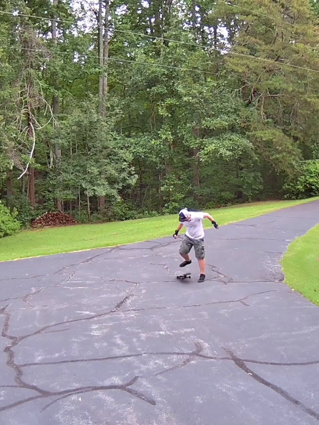 cover for Master the NO COMPLY trick like a pro! 🛹🔥 #Skateboarding #NoComply #TrickTips