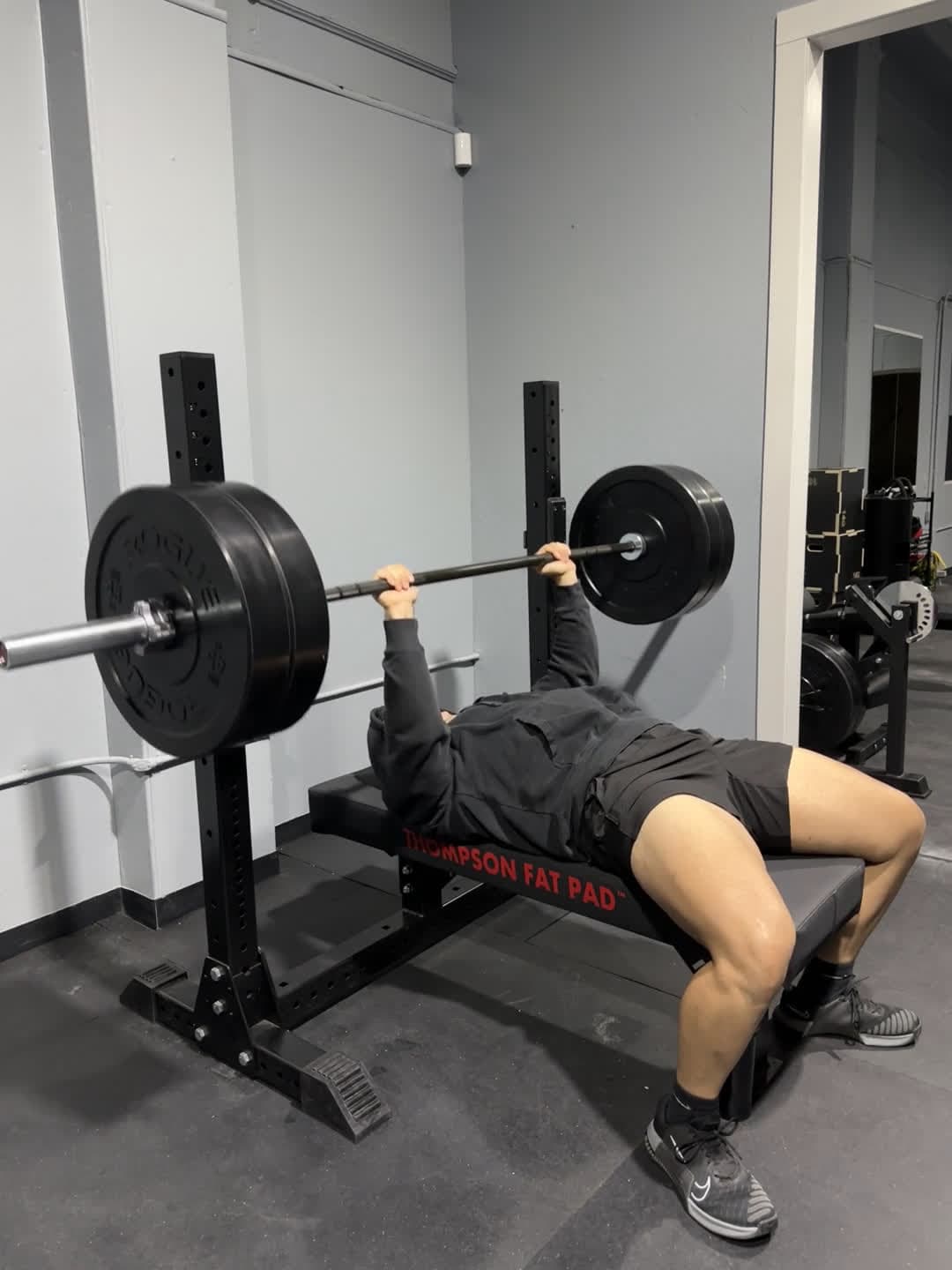 cover for 225lbs x 10 reps 💪 Watch the strength in action! #FitnessGoals #StrengthTraining #Workout