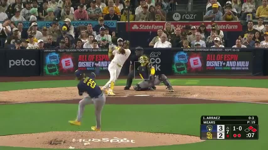 cover for Arraez drives in Iglesias to tie the game for the Padres! ⚾🔥 #MLB #Padres #BaseballHighlights