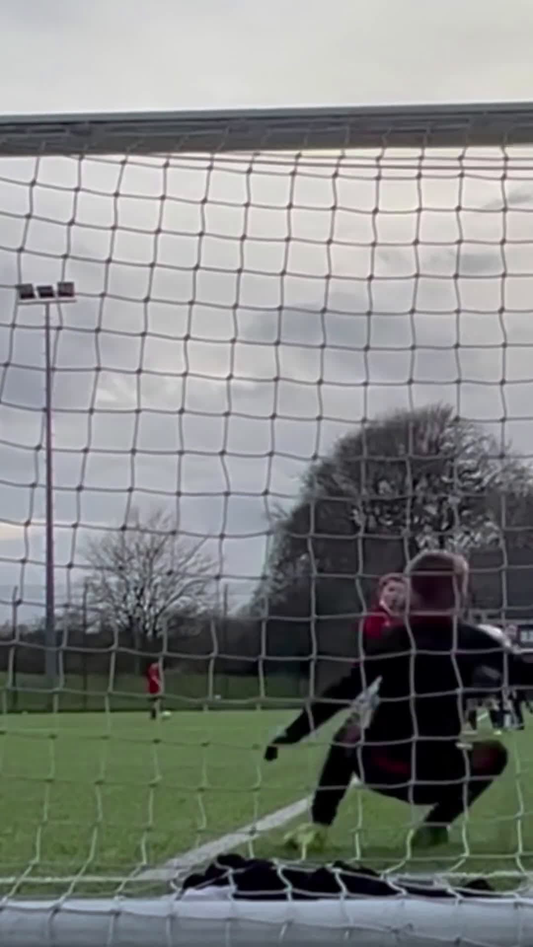 cover for Finger Tip On to The Bar goalkeeper shorts