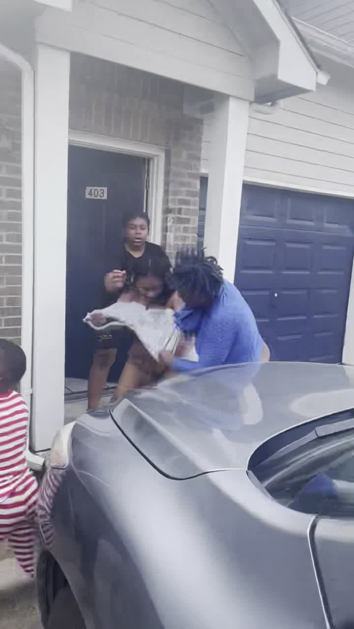 cover for Girl beats mom out her shirt for jumping her little cousin