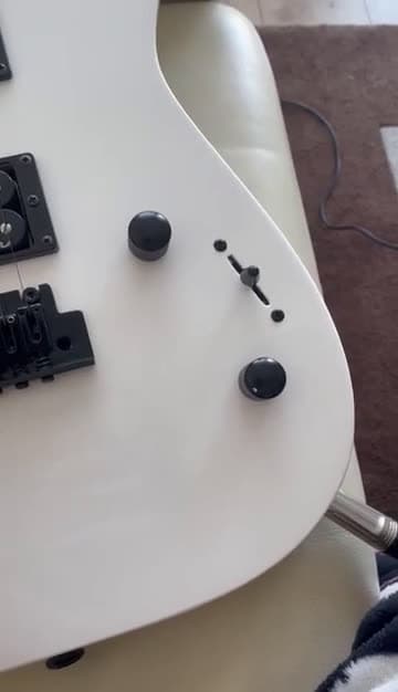 cover for Fix that scratchy guitar pickup selector in minutes! Quick, easy fix you can try today 🎸 #GuitarHacks #GuitarDIY #GuitarRepair #GuitarTips