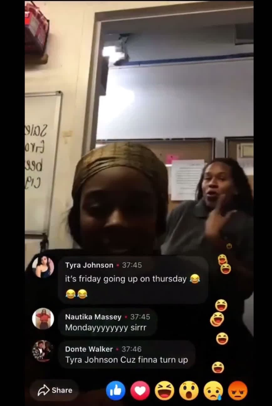 cover for Girl fights manager on live