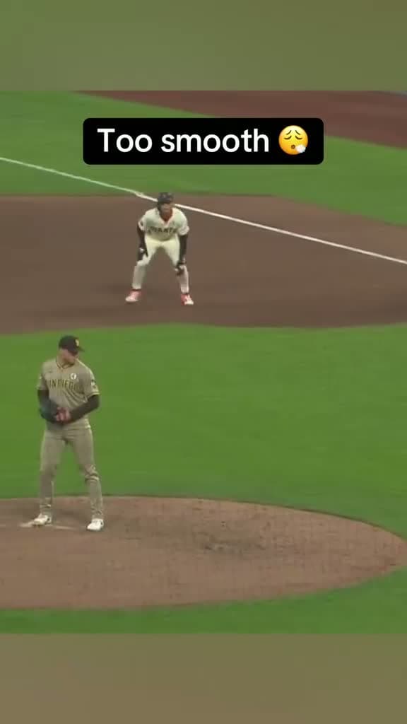 cover for Jung Hoo Lee with the sweet steal! #mlb #sanfrancisco #giants