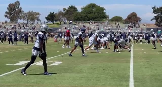 cover for Jake Ferguson leaves practice after huge hit from Kenneth Murray Jr! 😱 #NFL #InjuryUpdate #TrainingCamp