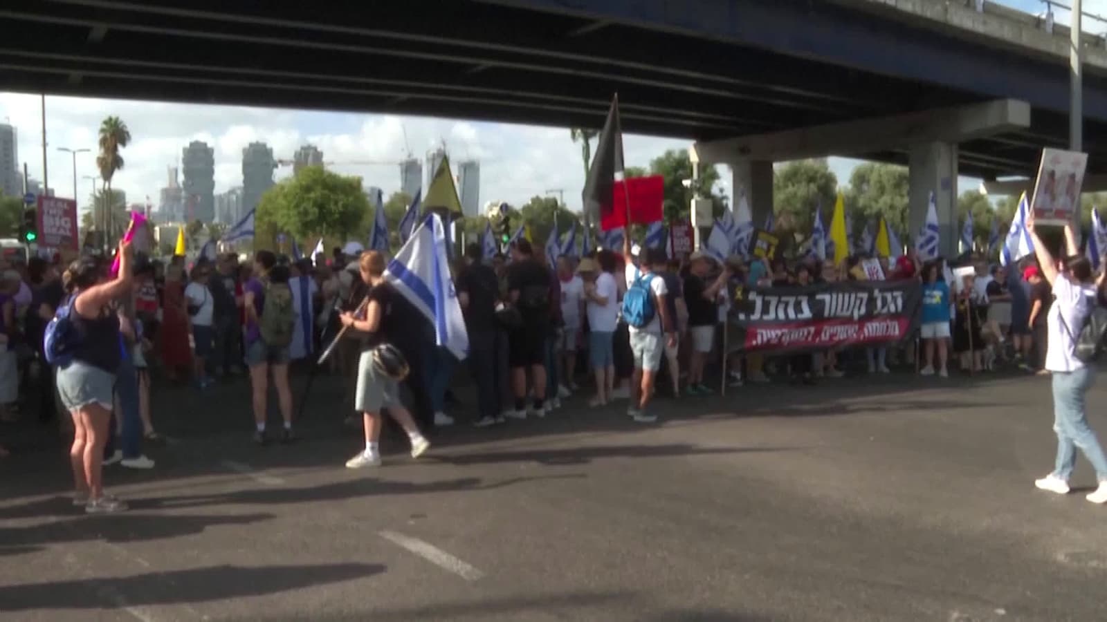 cover for Israeli protesters push for end to Gaza war amid call for strike