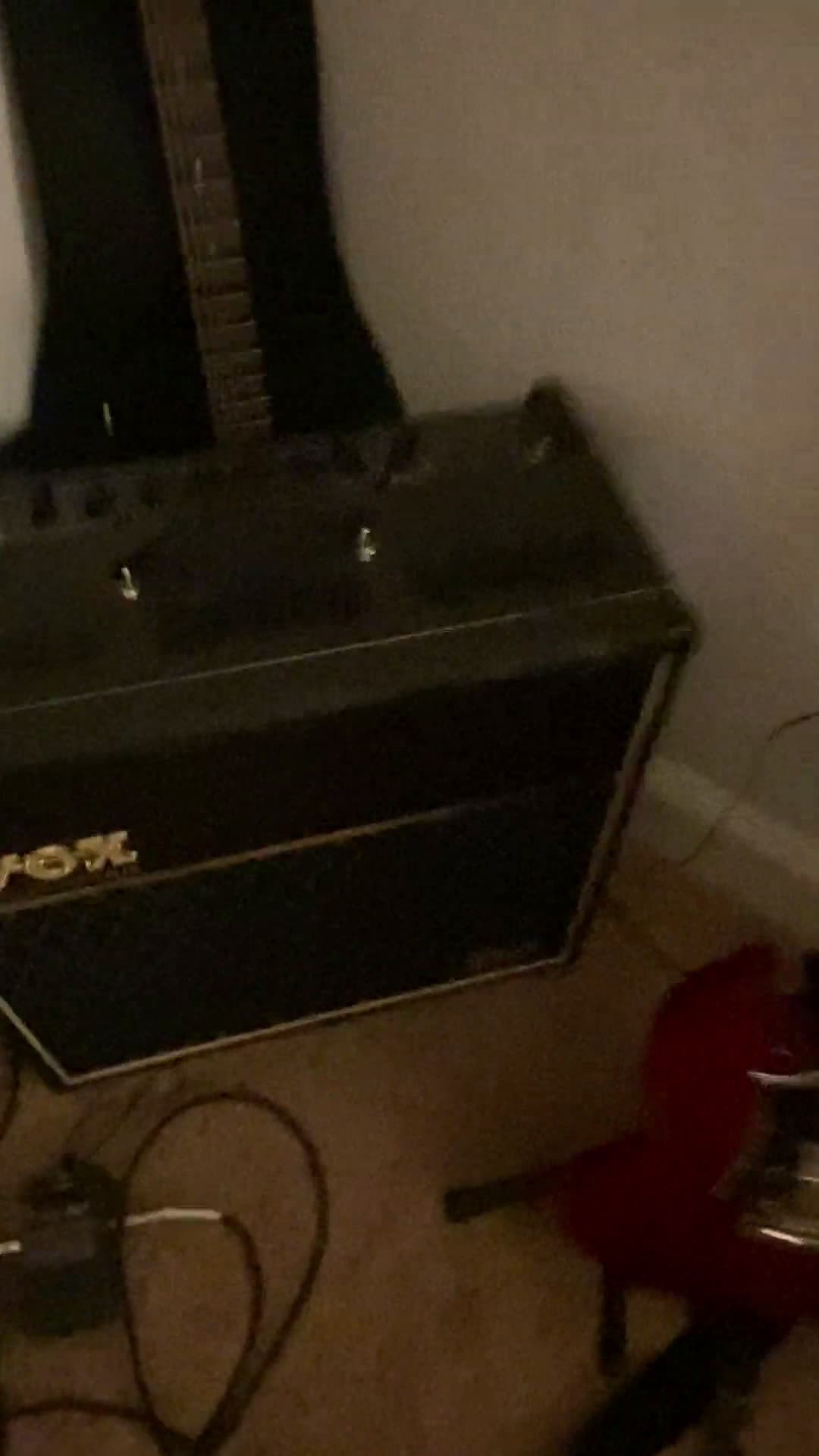 cover for My amp suddenly won't work - am I dealing with a broken amp? Help me diagnose! 🔧🤔 #Guitar #AmpProblems #GearTroubles #DIYRepair #HelpMe