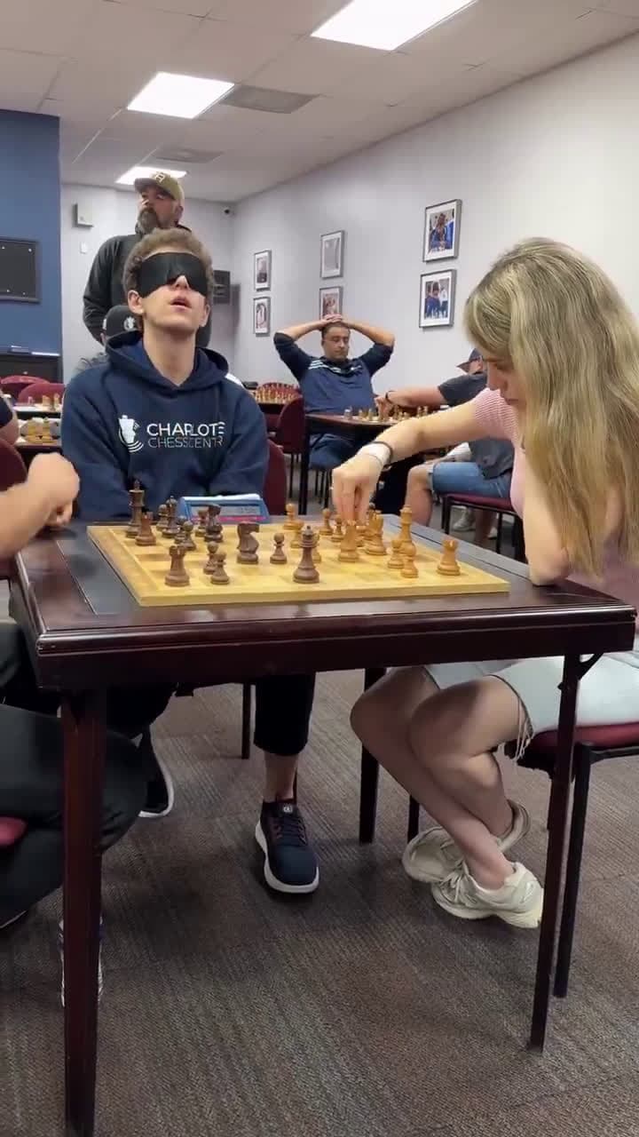cover for Grandmaster Dayna wins a blindfolded match in under 45 seconds 🤯