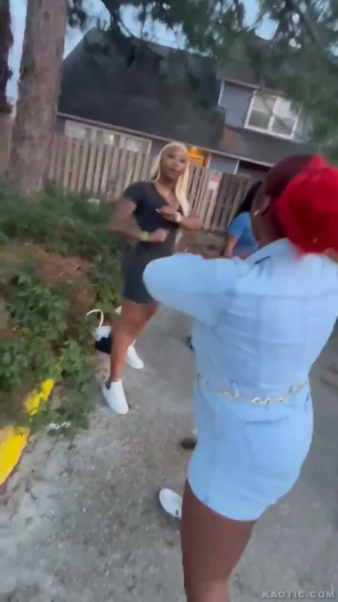 cover for #fightcam Fake Blond VS Fake Redhead - place ur bets