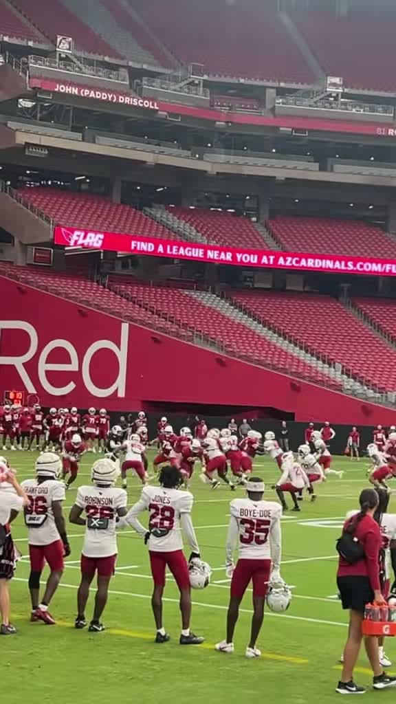 cover for Trey McBride shows off an incredible catch at Cardinals practice! 🔥 #AZCardinals #TrainingCamp2025 #NFL #BirdGang
