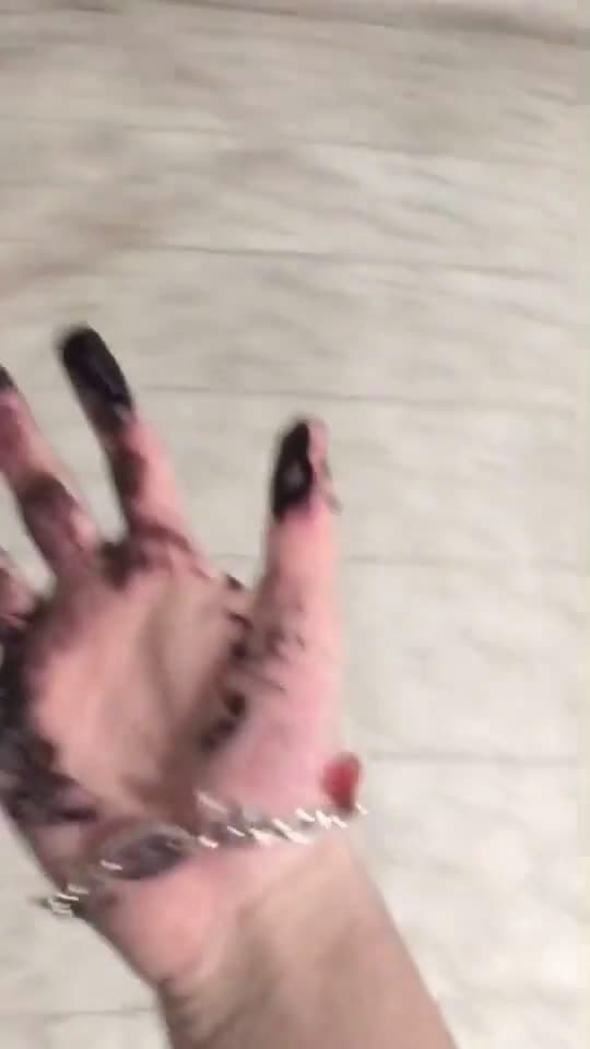 cover for Oh no (Credit lizethreyesvl clips)
