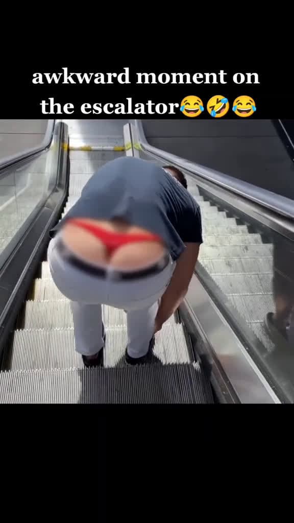 cover for awkward moment on the escalator prankeskalator escalatorprank prank fyp funny pra 89734 #ilovescoopz