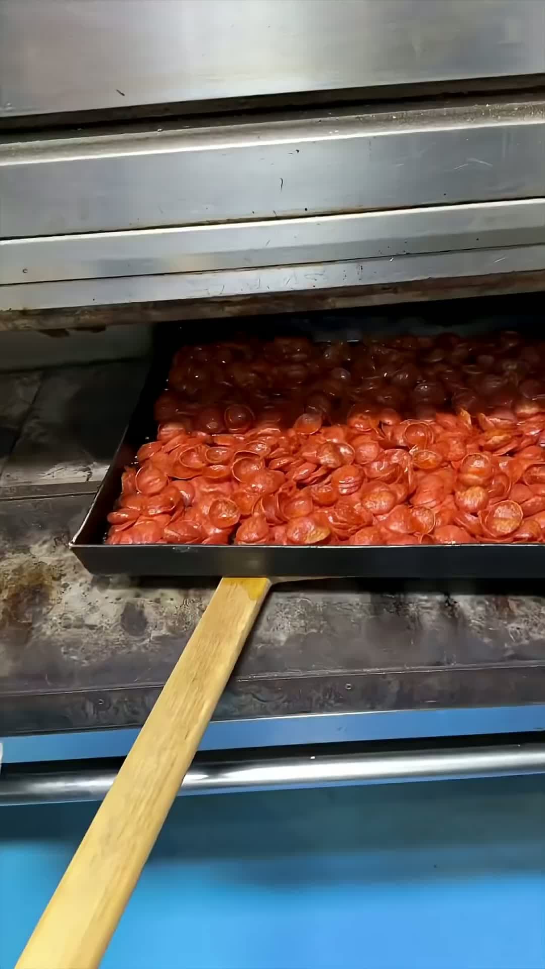 cover for 🍕 pizza with lots of pepperoni 