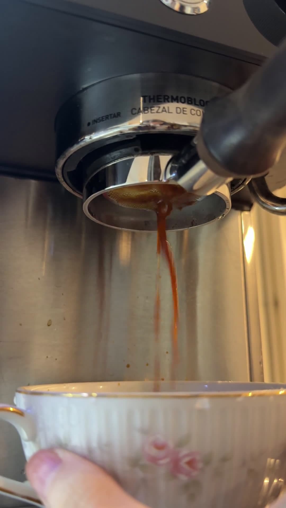 cover for Struggling with your bottomless portafilter? Here’s a quick fix! ☕️ #CoffeeTips #BaristaLife #EspressoHack