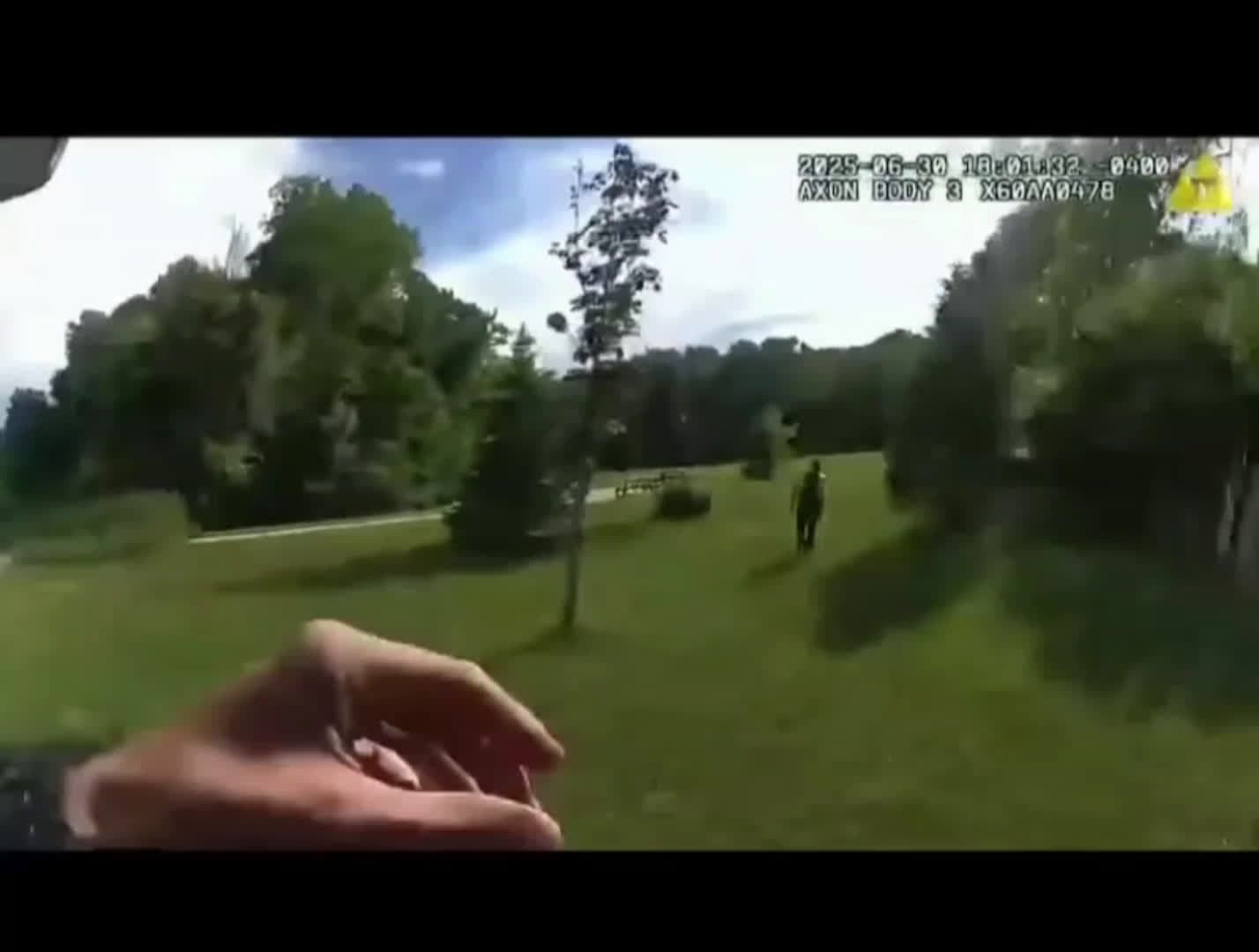 cover for suspect down #bodycam #fyp  #foryou  #foryoupage  #fypシ  #firstvideochallenge  #caughtoncamera  #scoopz  #viral  #fight 