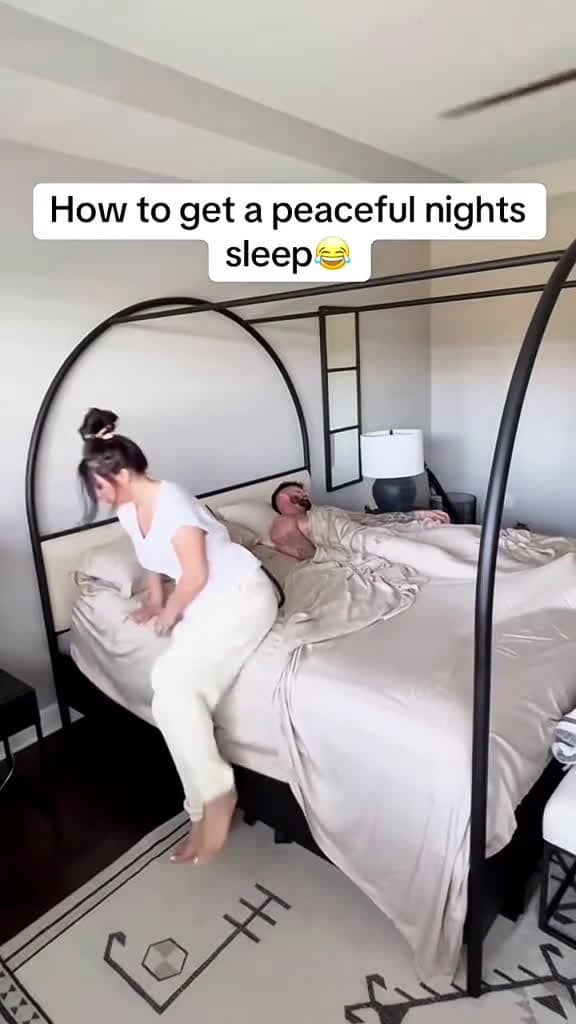 cover for scare scarepranks scarytiktoks funny funnyvideos scared fyp fyp viral jumscare scary prank 32878 #shortvideosscoopz