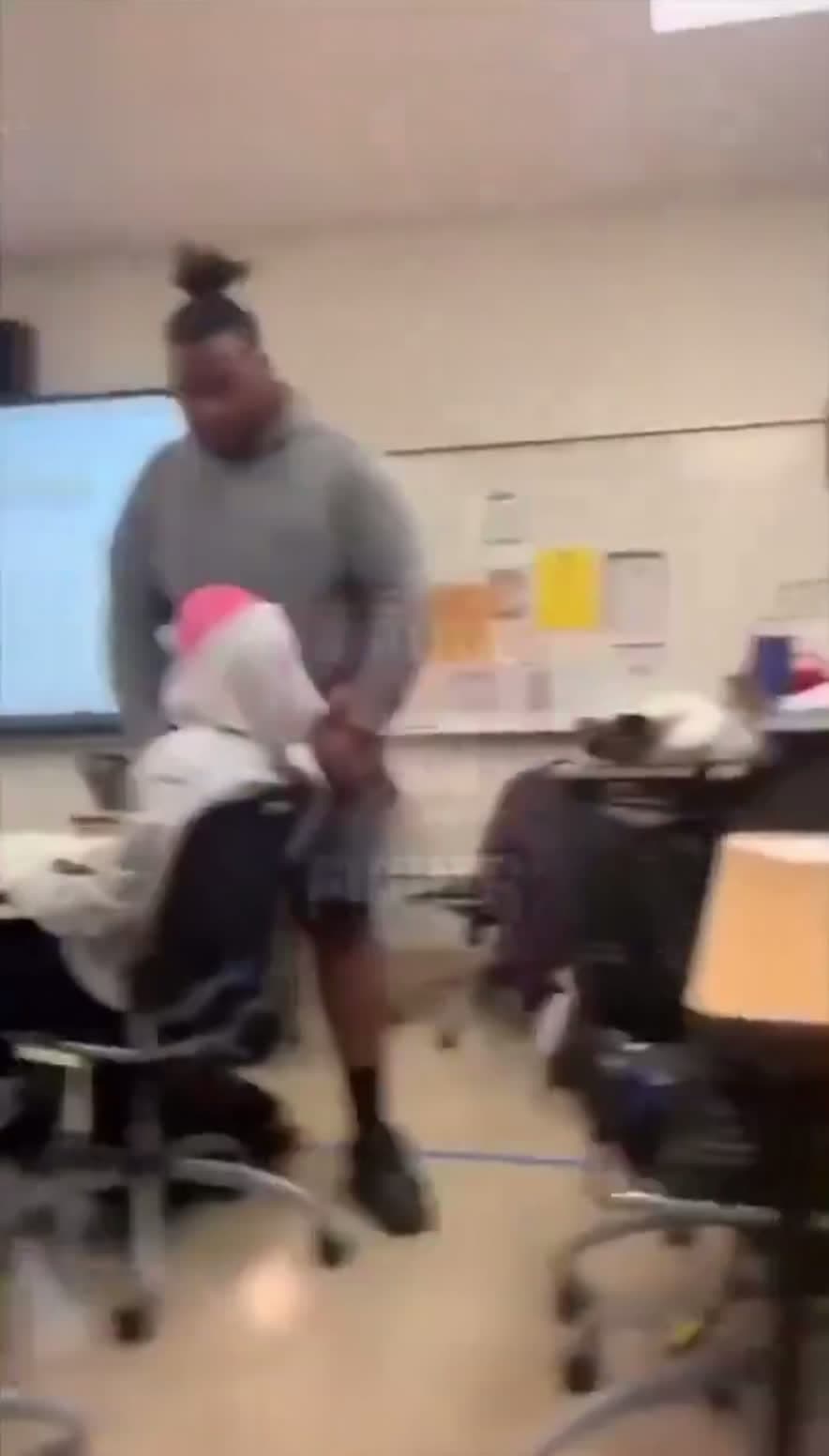 cover for Why he punchin like that 🤣😭fight ig
