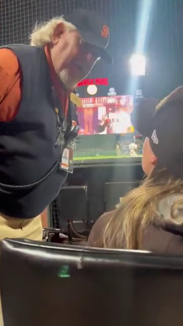 cover for Giants usher stops mid-play to calm a rowdy Padres fan ⚾️😳 #MLB #Giants #Padres #FanMoment