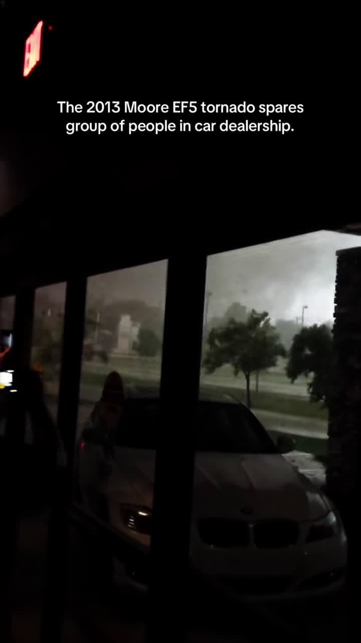 cover for Jaw-dropping footage of the 2013 Moore, Oklahoma EF5 tornado 🌪️ #Tornado #MooreOklahoma #EF5