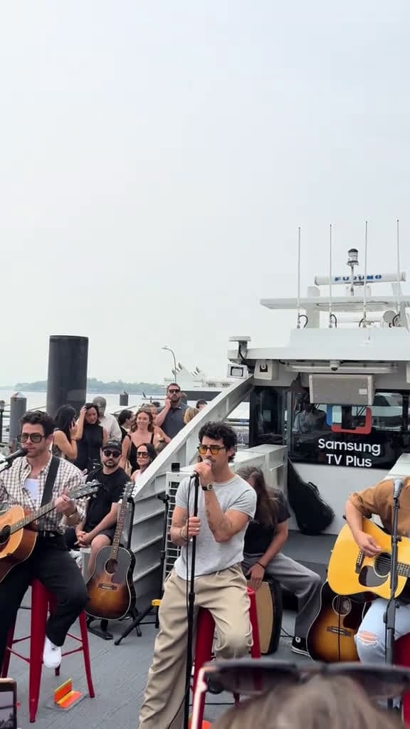 cover for Love me to heaven on a boat! This was so much fun! Thank you @Jonas Brothers  #jonasbrothers #lovemetoheaven #joejonas #nickjonas #kevinjonas  created by aliciamlv with aliciamlv’s original sound