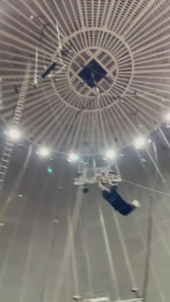 cover for multi mao flyingtrapeze circus cirque fly amazing crazy trick skills fyp sport life 08418 #trendingscoopz
