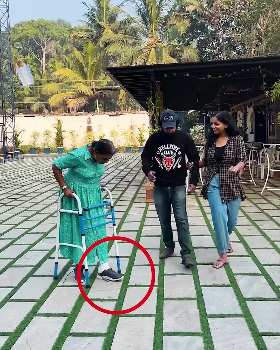 cover for Senior lady gets help from compassionate kid