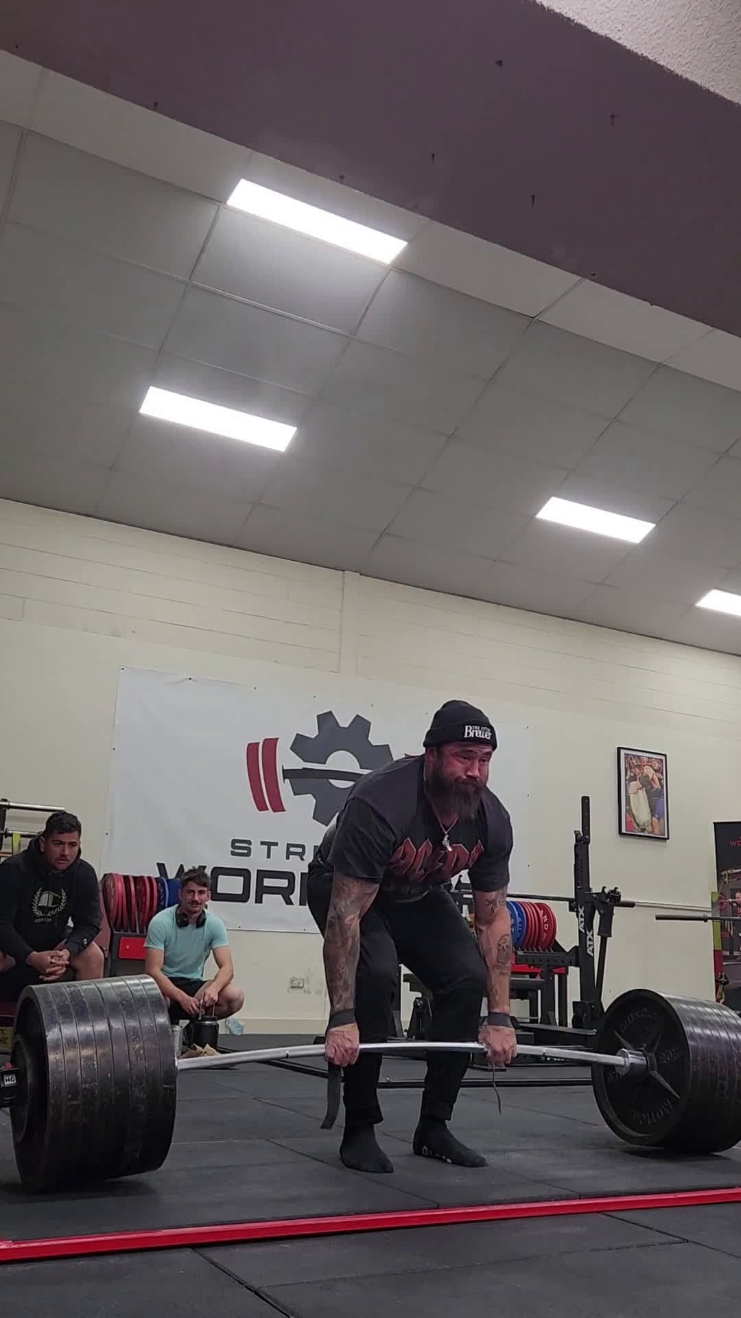 cover for 350kg (771lbs) — absolutely insane power lift! 💪🏋️ #Strength #Powerlifting #MonsterLift #GymLife