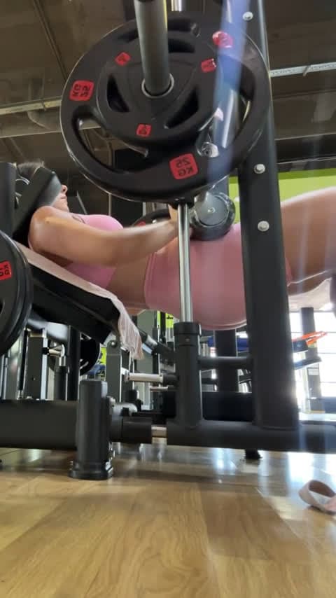 cover for I broke my back during a hip thrust—what went wrong and how I train safely afterward 💥💡 #HipThrust #GymFail #BackInjury #FitnessTips