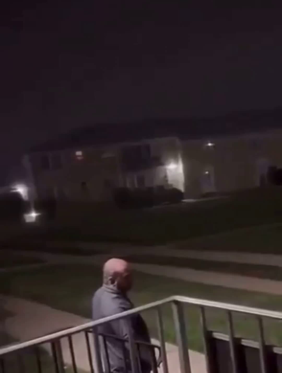 cover for guy protects his girlfriend from crazy neighbor!  #fight  #caughtoncamera #trending #viral #fyp #trend #fypシ 
