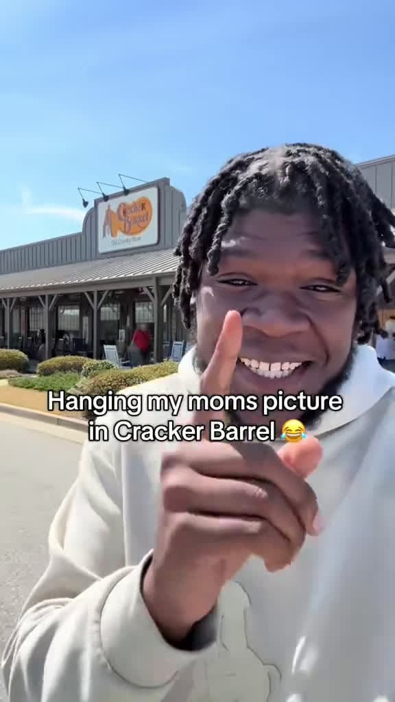 cover for Hanging my moms picture in Cracker Barrel