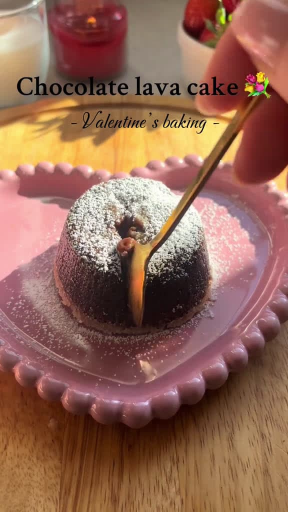 cover for Molten chocolate lava cake  Tortino al cioccolato dal cuore morbido perfetto per  29750 #trendingscoopz